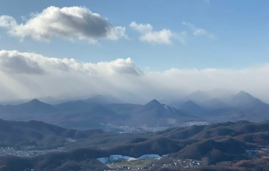 모이와 산 야경